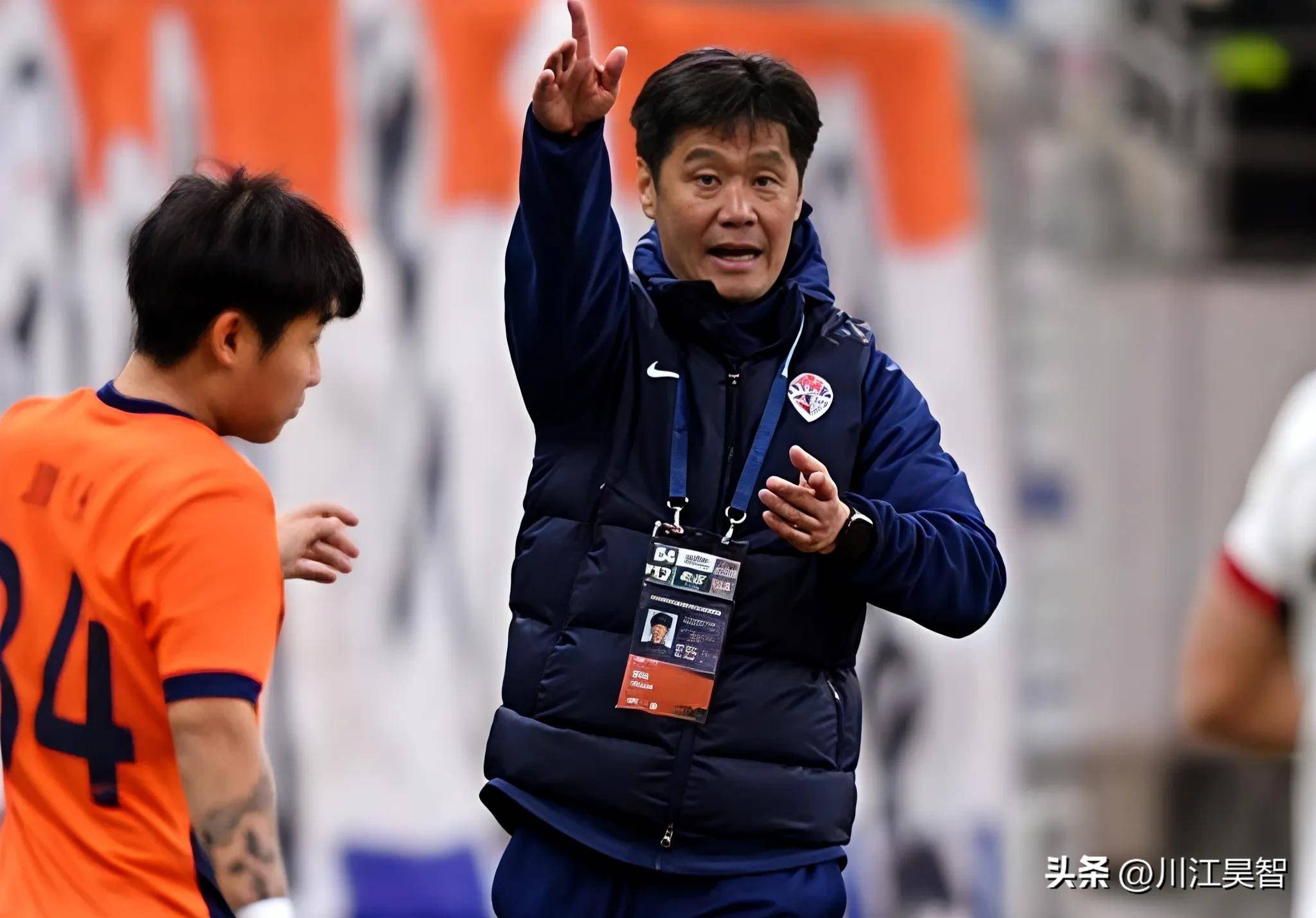 乐鱼-关键时刻体能课后,成都蓉城内部沟通备战足总杯,质疑声仍在,心理建设被强调(成都蓉城正式官宣艾克森加盟)