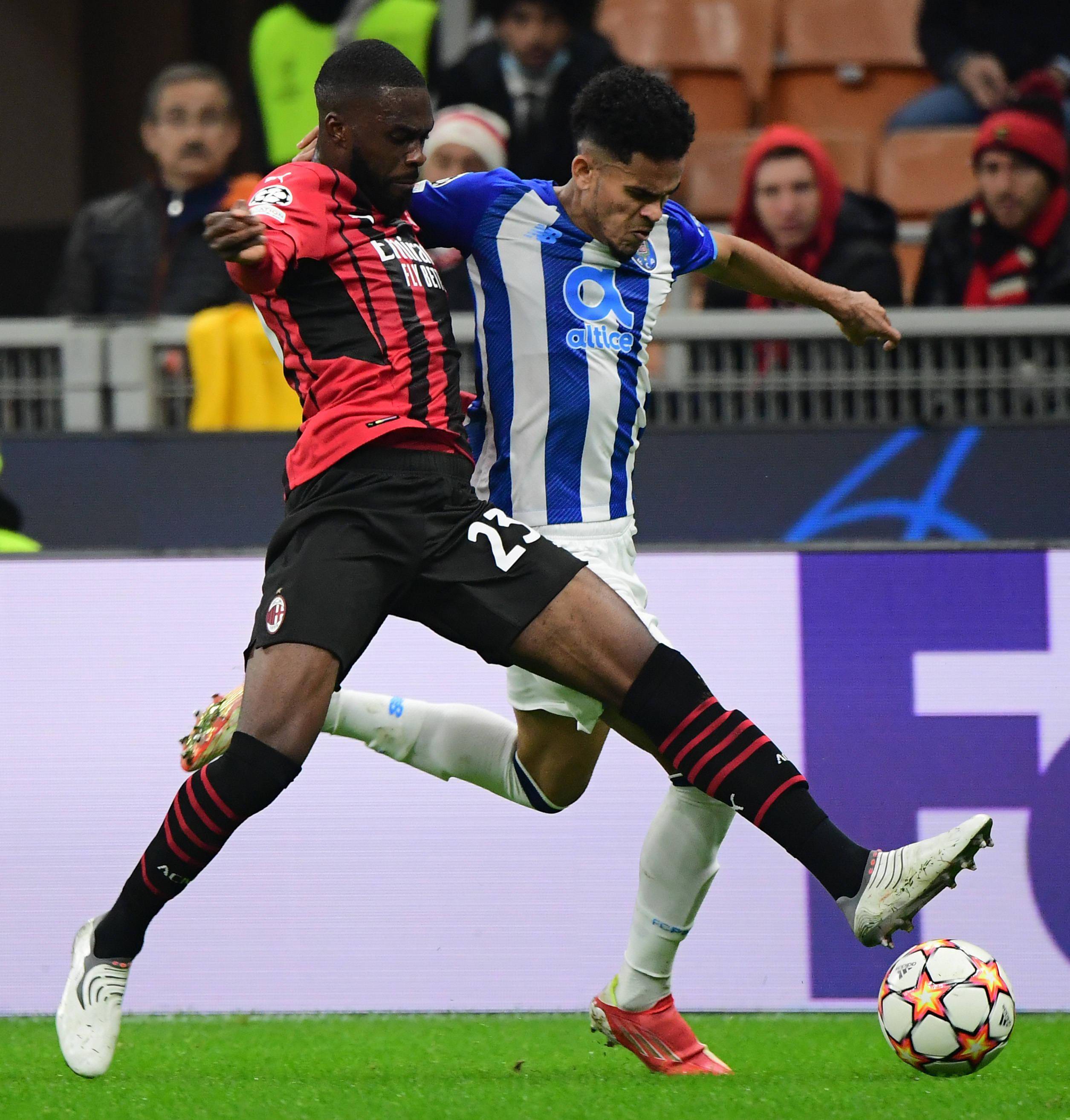 乐鱼app-国际比赛日体能课后,波尔图门线救险备战意甲,压力陡增,阵容厚度经受考验的简单介绍