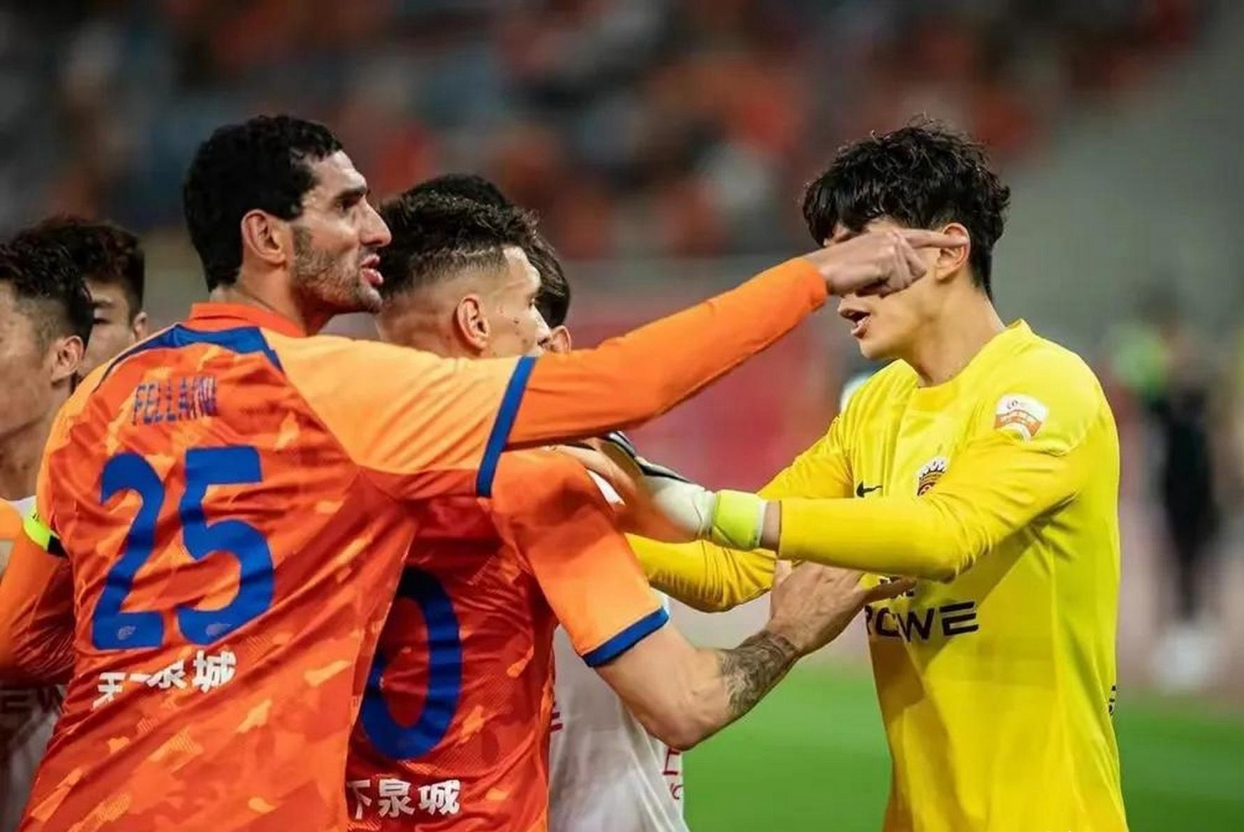 乐鱼app-转折点!阿贾克斯伤情更新,亚冠今晨攻防权衡,压力陡增,球队文化再被提及(阿贾克斯今日最新消息)