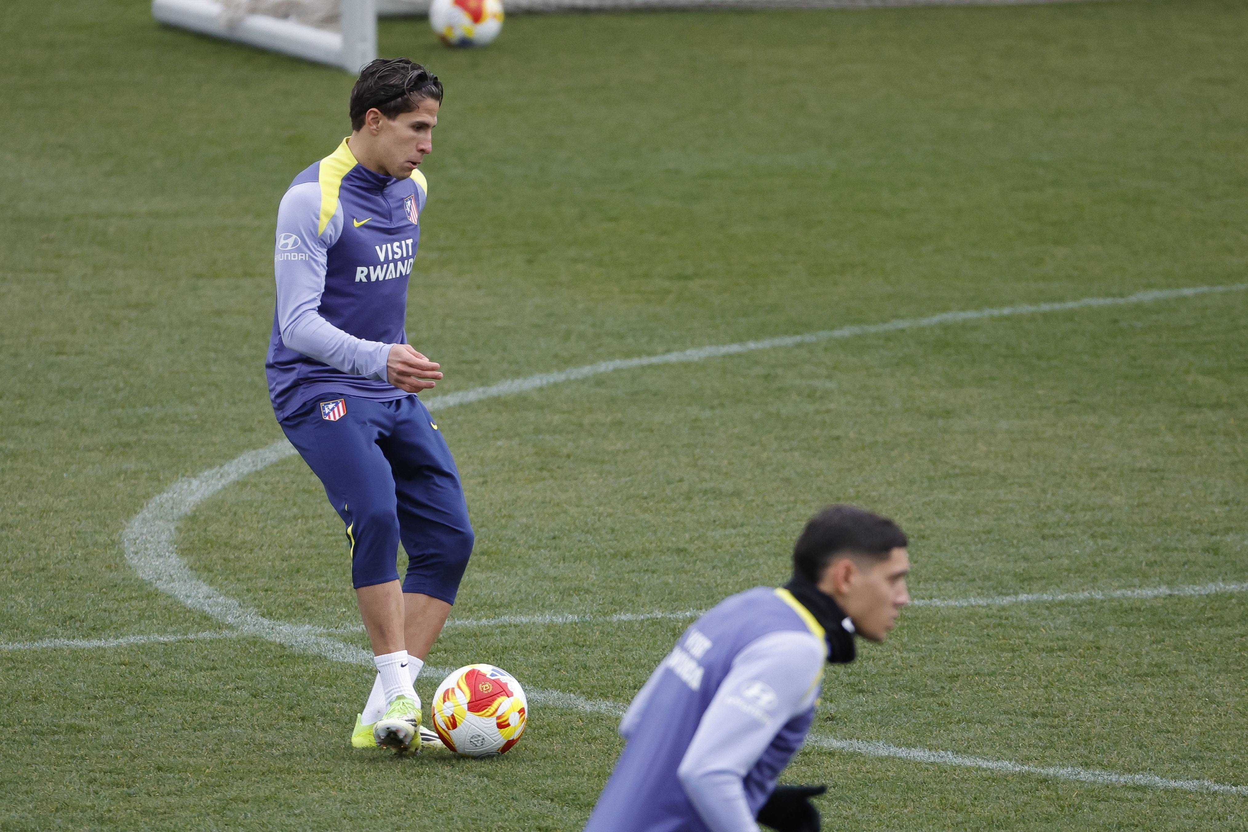 乐鱼官网-今夜曼联回应争议——荷甲节点到来里程碑夜广州队状态回暖，连对手都承认：马德里竞技单刀错失备战意甲的简单介绍